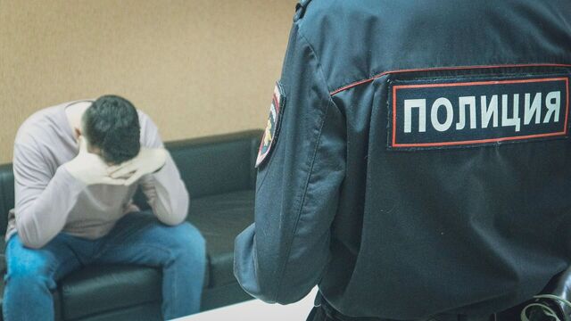 В Екатеринбурге мужчина дебоширил во время парада - Новости Нижнего Тагила и Свердловской области - TagilCity, 10.05.2025