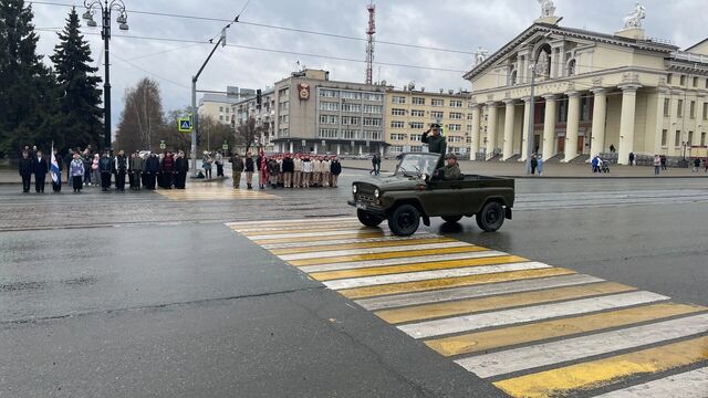 Более 170 тысяч свердловчан почтили память героев в Екатеринбурге - Новости Нижнего Тагила и Свердловской области - TagilCity, 10.05.2025