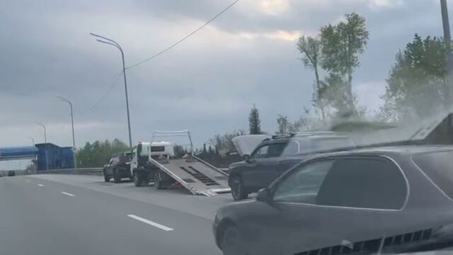 Массовое столпотворение на дороге наблюдали жители Приморья - Восток-Медиа, 11.05.2025
