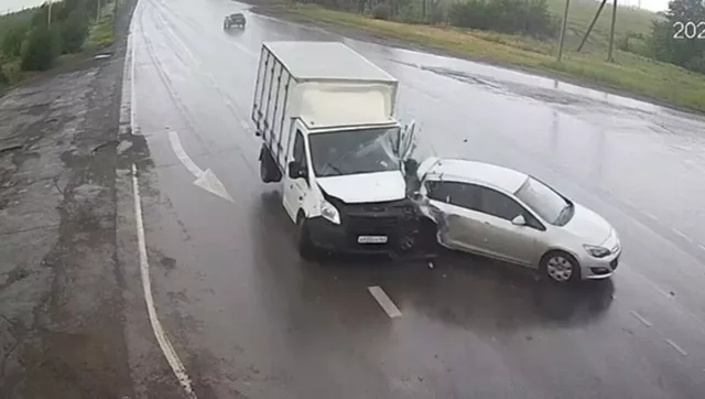 Водитель «Газели» отправил в больницу трех человек, устроив ДТП под Волгодонском - RostovGazeta, 18.05.2025