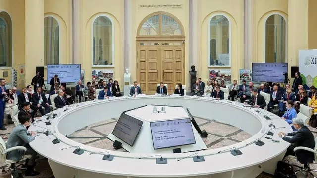 Буцаев отметил значимость региональных программ по переходу к циклической экономике - Восток-Медиа, 23.05.2025