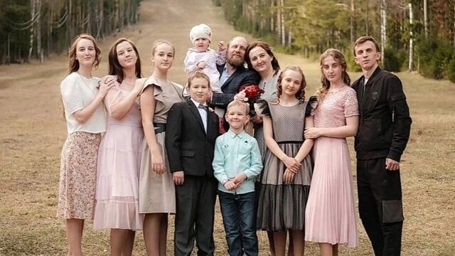 Президент наградил бизнесмена, психиатра и семью священника из Челябинской области - Новости Челябинска и Челябинской области - Курс Дела, 23.05.2025