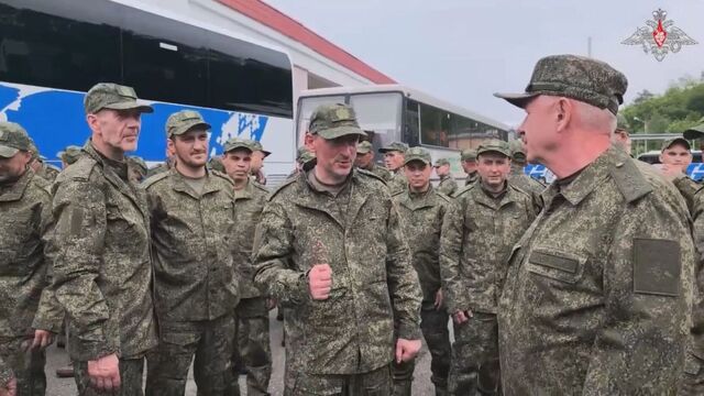 Девять военнослужащих вернулись из украинского плена в Челябинскую область - Новости Челябинска и Челябинской области - Курс Дела, 25.05.2025