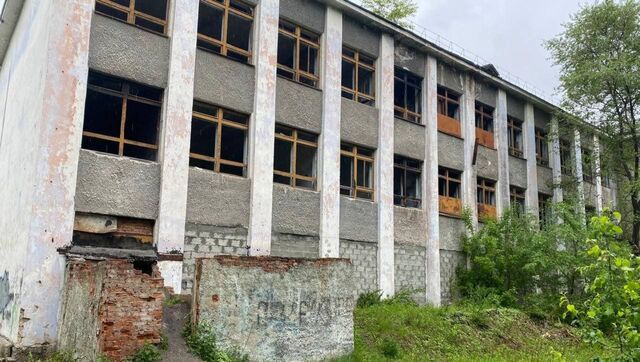 Подросток застрял в здании заброшенной школы в Приморском крае - Восток-Медиа, 03.06.2025