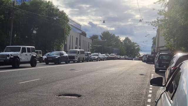 Десятки скорбящих перекроют улицу в центре Владивостока - Восток-Медиа, 17.06.2025