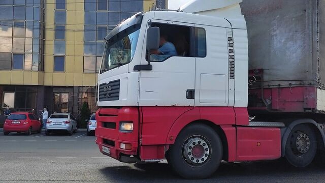 В Славянске-на-Кубани закрыли мост через Протоку для грузовиков - kubanpress.ru, 01.07.2025
