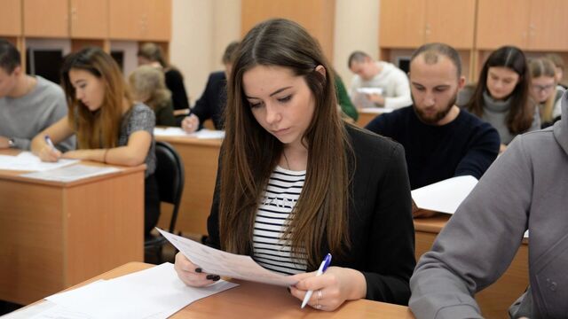 Меньше половины родителей довольны результатами ЕГЭ в 2025 году - Новости Челябинска и Челябинской области - Курс Дела, 12.07.2025