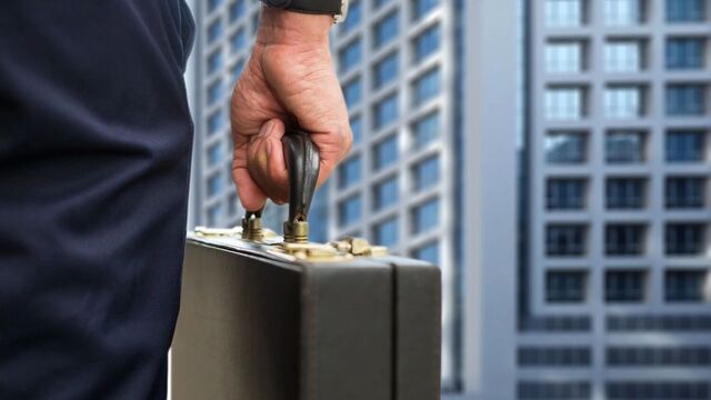 В Ростове под суд пойдет покровитель предпринимателей за взятки на 12 млн рублей - RostovGazeta, 17.07.2025