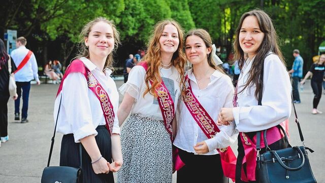 Более 1,4 тысячи выпускников нижегородских школ получили золотые медали - Новости Нижнего Новгорода и Нижегородской области - NewsNN, 30.08.2025