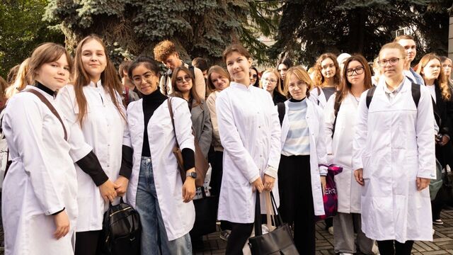 Минздрав собирается отменить бюджетные места в медицинских вузах - Новости Челябинска и Челябинской области - Курс Дела, 03.09.2025