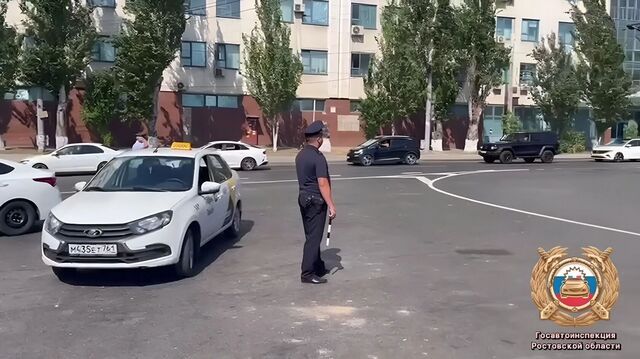 Сотрудники ГАИ в Ростовской области поймали «фальшивого» инспектора - RostovGazeta, 09.09.2025