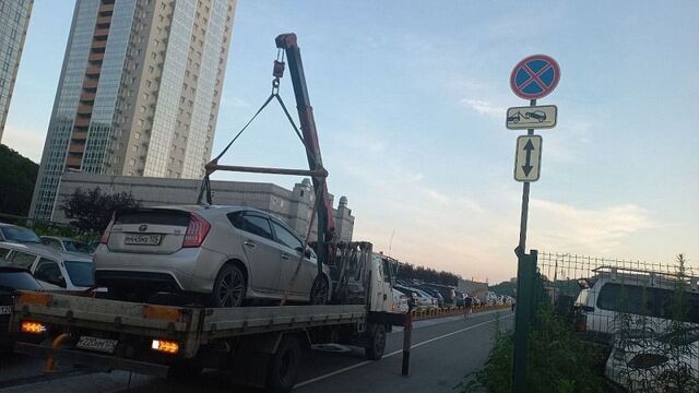 Что ждет водителей за наглую парковку на Зеленом бульваре во Владивостоке? - Восток-Медиа, 21.10.2025