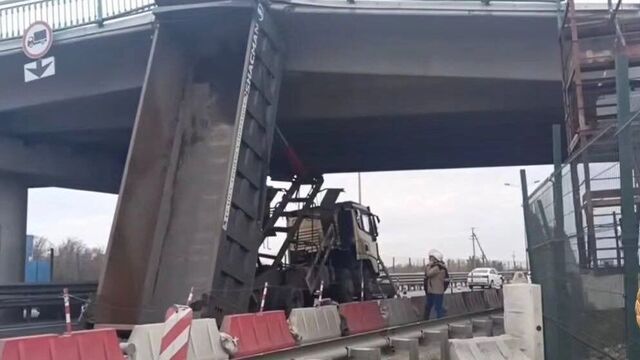 Появились кадры с места обрушения моста на М-4 «Дон» в Ростовской области - RostovGazeta, 23.10.2025