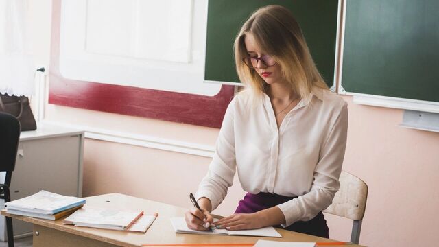 Честь и достоинство учителей защитят в Хабаровском крае - Transsibinfo, 24.10.2025