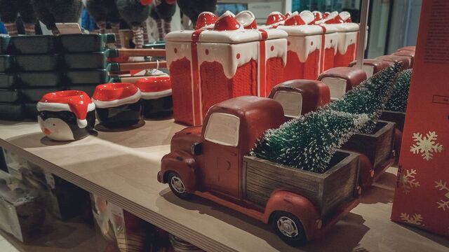 Новогодняя магия шагнула в магазины Владивостока — за чем стоит заглянуть? — видео - Восток-Медиа, 04.11.2025