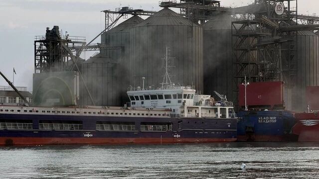 Дон в мазуте и громкие аресты на оборонзаводе: как прошел день в Ростовской области - RostovGazeta, 10.11.2025