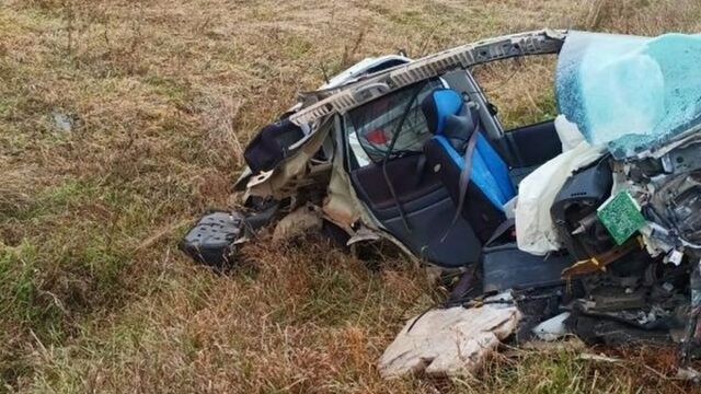 На Алтае водитель выжил в разорванной на три части легковушке после ДТП с тягачом - ИА Амител, 22.10.2024