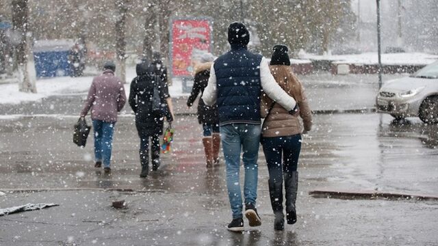 В Барнауле дорожные службы перевели на круглосуточный режим работы из-за непогоды - ИА Амител, 29.10.2024