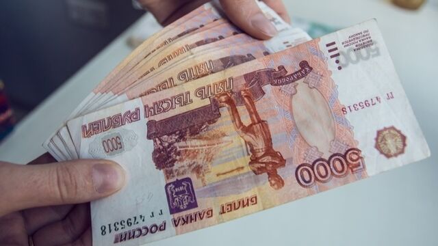 В Барнауле мошенники похитили 40 тысяч рублей у 19-летней студентки, продававшей сапоги - ИА Амител, 19.04.2025