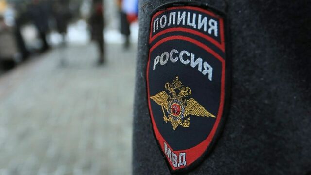 Полиция поймала катавшихся на самокате по сгоревшему залу "Крокуса" - ИА Амител, 09.05.2025