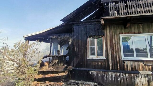 Мужчина получил ожоги рук во время пожара в алтайском селе - ИА Амител, 17.05.2025