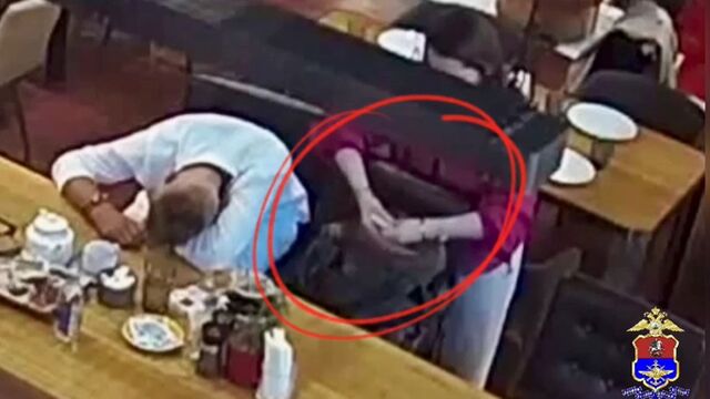 Житель Алтая пригласил девушку за стол в аэропорту и лишился более 400 тысяч рублей - ИА Амител, 19.05.2025