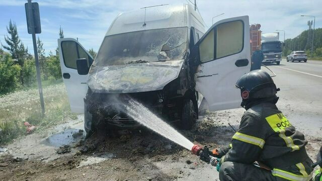 В Барнауле на Змеиногорском тракте загорелась "Газель" - ИА Амител, 23.05.2025