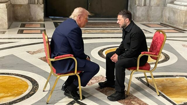 СМИ: Зеленский и Трамп провели переговоры на полях саммита НАТО - ИА Амител, 25.06.2025