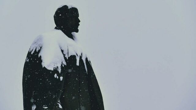 Памятник Ленину перед зданием алтайского правительства временно демонтируют - ИА Амител, 01.07.2025