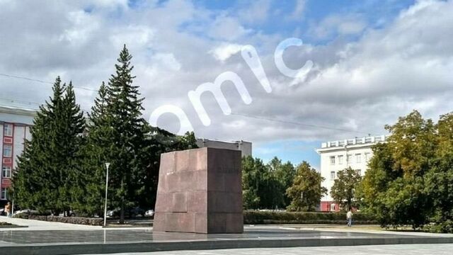 В Барнауле демонтировали памятник Ленину на площади Советов. Фото - ИА Амител, 01.07.2025
