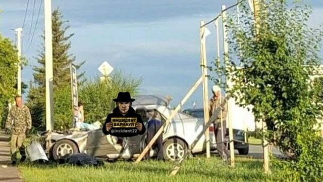 Три человека погибли. Автомобиль вылетел с дороги и врезался в теплотрассу на Алтае - ИА Амител, 06.07.2025