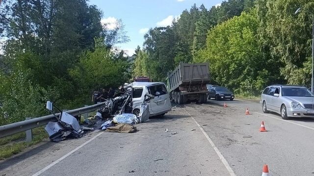 На Алтае трое туристов погибли в ДТП с грузовиком - ИА Амител, 16.07.2025