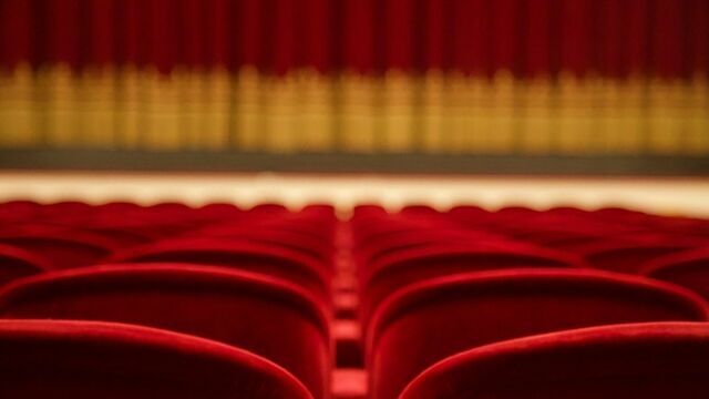 В Барнауле прошел показ спектакля "12" с Никитой Михалковым - ИА Амител, 19.07.2025