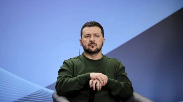 Зеленский призвал Трампа ужесточить санкции против РФ, если трехсторонней встречи не будет - ИА Амител, 16.08.2025