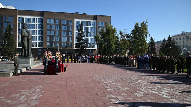 В Барнауле с воинскими почестями преданы земле останки красноармейцев, погибших в годы ВОВ - ИА Амител, 18.09.2025