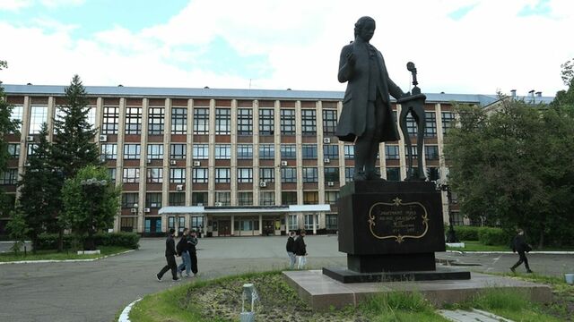 Заведующий лабораторией в АлтГТУ мог умереть в аудитории от инфаркта - ИА Амител, 31.10.2025