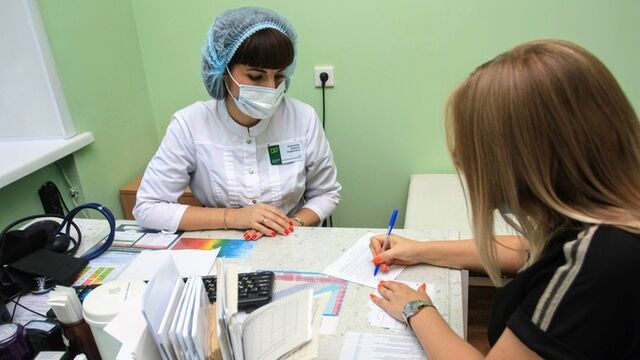 "Идите куда хотите". Барнаульцы с лета не могут попасть на прием к медикам поликлиники №14 - ИА Амител, 04.11.2025