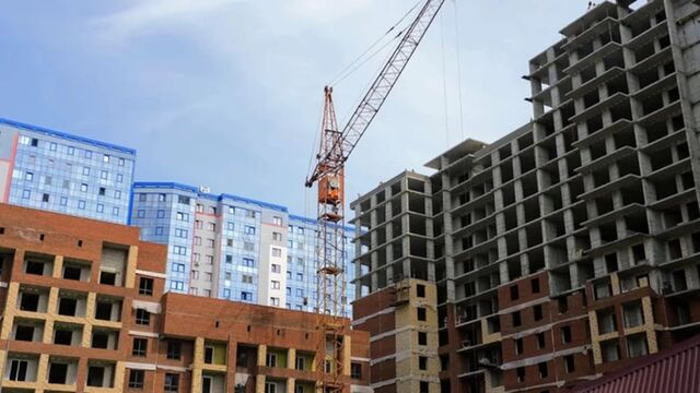 Семьи на Алтае вынуждены отдавать более половины дохода на "сильно выросшую" ипотеку - ИА Амител, 05.11.2025