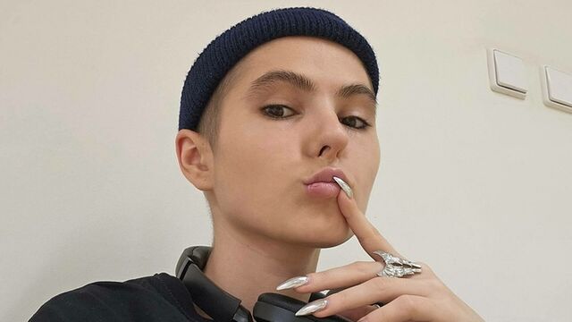 Российский блогер Ирина Небога умерла в 21 год после долгой борьбы с раком Российский блогер Ирина Небога умерла в 21 год после долгой борьбы с раком - ИА Амител, 16.11.2025