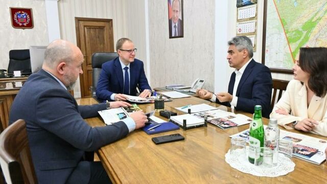 Лидер партии "Новые люди" Алексей Нечаев посетил Алтайский край с рабочим визитом - ИА Амител, 19.11.2025