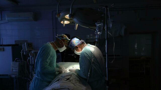 Хирурги Алтайского края спасли тяжело страдавшего пациента из Северной Кореи Хирурги Алтайского края спасли тяжело страдавшего пациента из Северной Кореи - ИА Амител, 23.02.2026