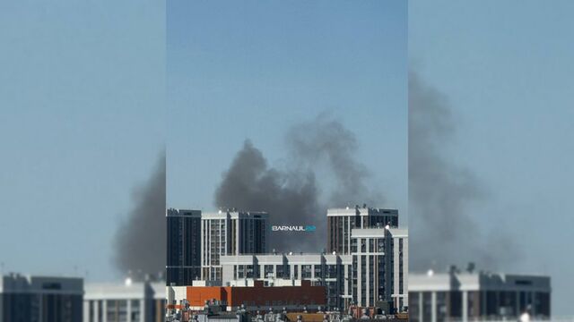 В Барнауле произошел крупный пожар в административно-производственном здании на Трактовой - ИА Амител, 02.04.2026