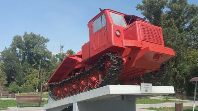 Дело одной буквы. Мэрия Рубцовска проиграла суд из-за "неправильного" трактора-памятника - ИА Амител, 07.04.2026