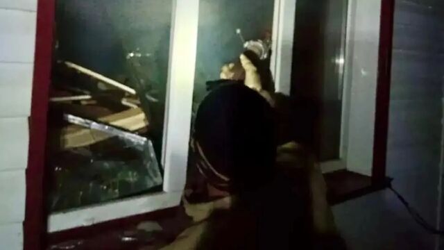 Спасатели МЧС обнаружили тело мужчины в сгоревшем доме в Алтайском крае - ИА Амител, 19.04.2026