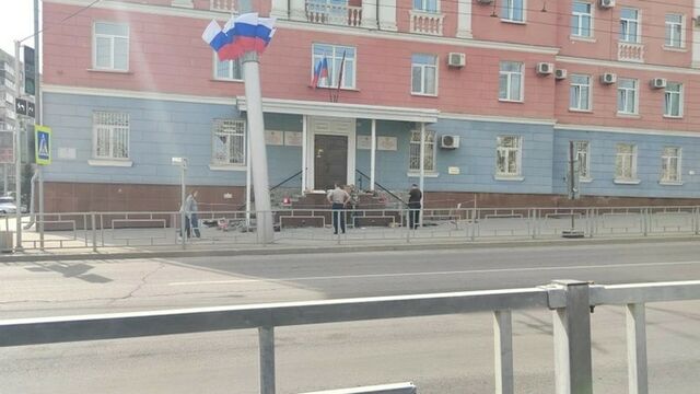 В Барнауле начали ремонт крыльца краевого Минкульта, разбитого во время смертельного ДТП - ИА Амител, 20.04.2026