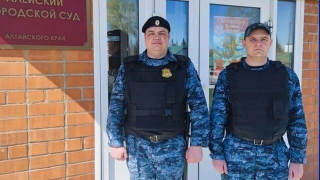 В Алейске приставы пришли на помощь мужчине, которому стало плохо в здании суда - ИА Амител, 15.05.2026