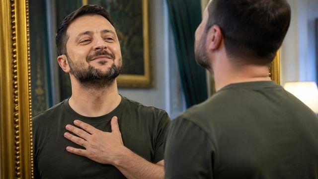 Политолог оценил, уйдет ли Зеленский с поста президента - ИА Амител, 18.07.2026