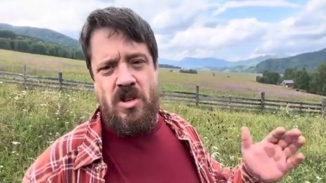 Россияне собрали 484 тысячи рублей на гражданство для семьи "веселого молочника" - ИА Амител, 14.08.2026