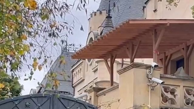 Замок Пугачевой и Галкина в поселке Грязи может подешеветь на четверть - ИА Амител, 21.08.2026