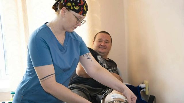 В Барнауле врач спасла ногу мотоциклиста от ампутации и собрала ее "по кусочкам" - ИА Амител, 26.08.2026